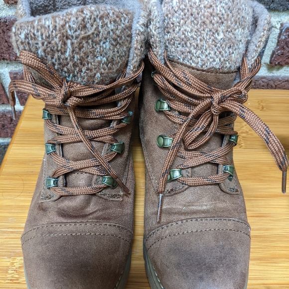 Mossimo Supply Co Women's brown lace-up low-heeled boots Size 7.5 - Picture 3 of 6